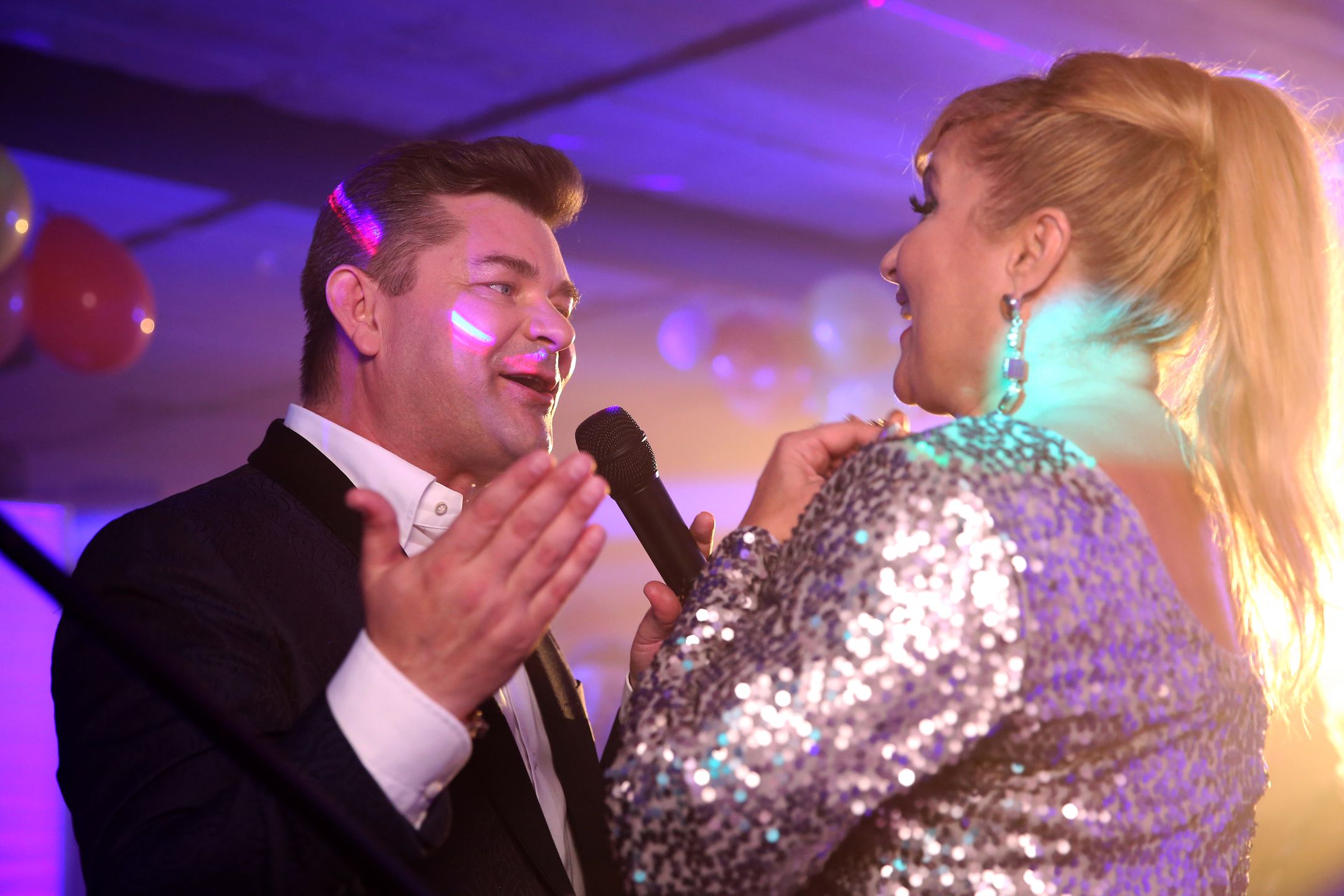 Zenek Martyniuk zagrała w filmie "Kogel Mogel"... samego siebie. To prawdopodobnie najlepsza część tego filmu.