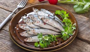 Rybka stynka z pomidorową salsą i szafranowym aioli
