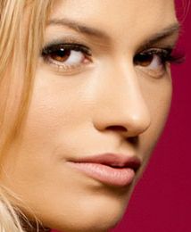 Informatycy najczęściej ulegają blondynkom w sieci