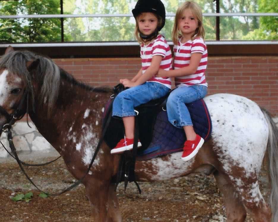 Victoria i Cristina Iglesias - małe dziewczynki