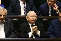 Jarosława Kaczyńskiego może rozpierać duma. PiS wciąż ma się świetnie