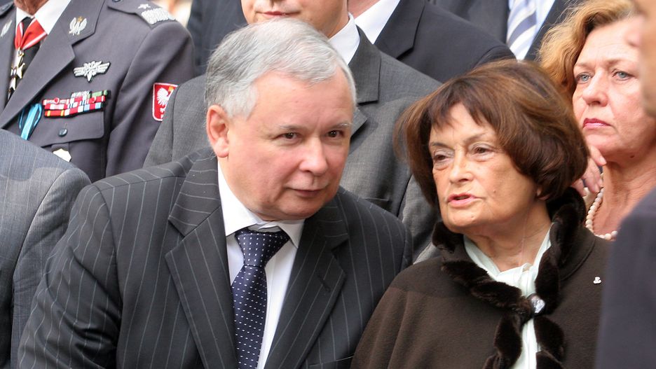 Były premier Jarosław Kaczyński z matką Jadwigą - 2007 r.