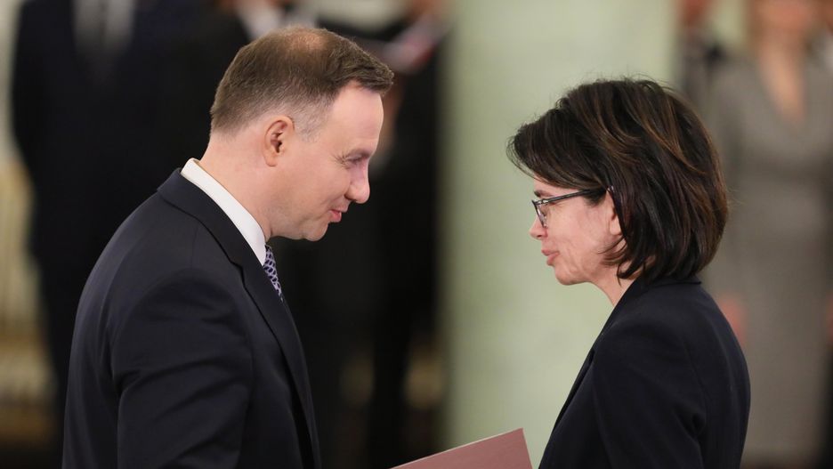 Prezydent wręcza akt nominacji Annie Steżyńskiej