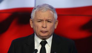 Ukarany za hymn: "Skażcie też Kaczyńskiego za „z ziemi polskiej do Wolski"