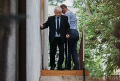 Jarosław Kaczyński już bez ortezy. Mamy najnowsze zdjęcia