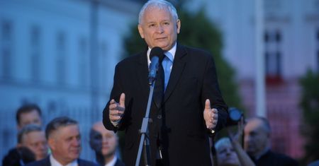Miesięcznica smoleńska. Jarosław Kaczyński: nikt nie zdoła nam przeszkodzić, Polska musi być jedna