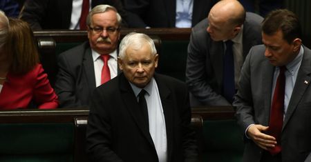 Jarosławowi Kaczyńskiemu bardzo zależy na tym projekcie. Część posłów PiS jest przeciwna