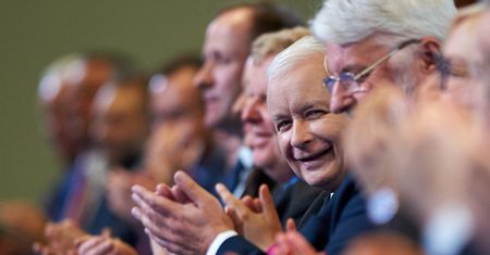 Sondaż. Tylko 3 partie w Sejmie. Spadek poparcia PiS