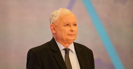 Sondaż. Podzielona opozycja bez szans z PiS