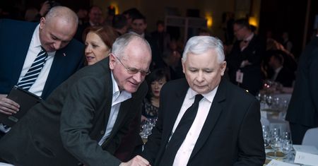 Prezydent chce zmiany szefa TVP. Lider PiS staje w obronie prezesa Jacka Kurskiego. Posiedzenie Rady Mediów Narodowych odwołane