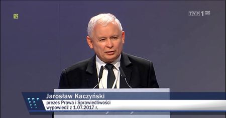"Wiadomości" chwalą PiS za "zero tolerancji dla patologii". Zapomnieli o tych aferach