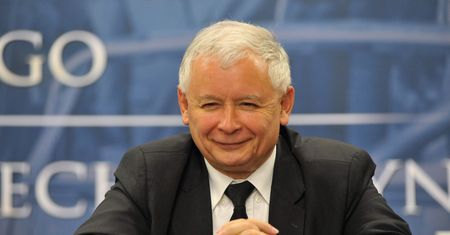 500 plus na każde dziecko. Efekt? Sprzężenie zwrotne dla PiS [NASZE BADANIE]