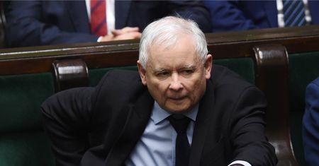 Tajne głosowanie tylko z nazwy. Jarosław Kaczyński ma ustalać "nazwiska zdrajców"