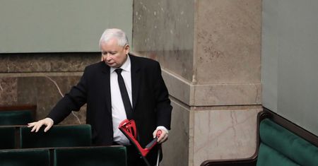 Giertych do Kaczyńskiego: sprawdźmy się na wykrywaczu kłamstw. Chodzi o dwie wieże i 50 tys. dla księdza