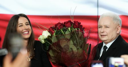 Wyniki wyborów 2019. Oto nowy aniołek Jarosława Kaczyńskiego. Wywołała uśmiech na twarzy prezesa