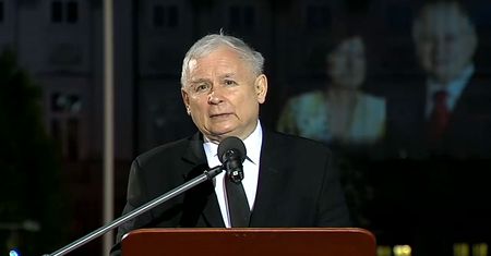 Jarosław Kaczyński w Krakowie. Odwiedził grób Lecha i Marii Kaczyńskiej