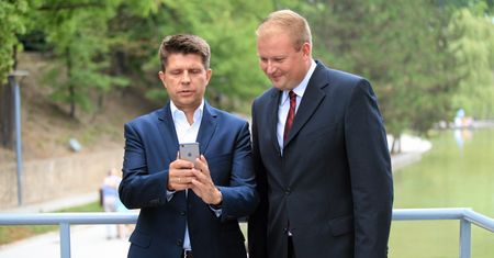 Opozycja dostaje instrukcje z TVN? Mocne oskarżenia posła Kukiz'15