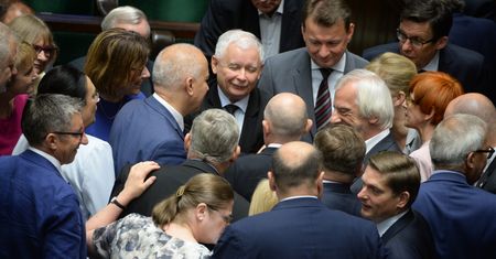 Szykują się duże zmiany. Sprawdzamy, co PiS planuje na przełomie roku