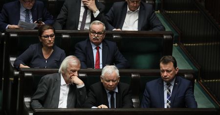 Minimalna różnica liderów z wyborach do PE. Najnowszy sondaż