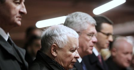 Katastrofa smoleńska. Jarosław Kaczyński i Mateusz Morawiecki uczcili pamięć ofiar