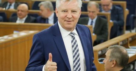 Zawieszony przez PiS senator Jan Dobrzyński ma 800 tys. zł długu. I kłopoty w partii