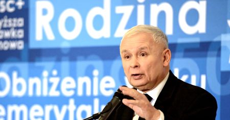Pomysły PiS to walka o pierwsze dziecko. Mimo 500+ rodzi się ich mniej