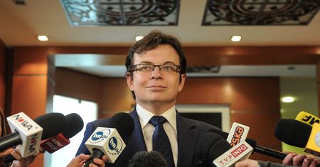 Michał M. rzucał się na policjantów na demonstracji. W jego obronie staje mecenas Kaczyński