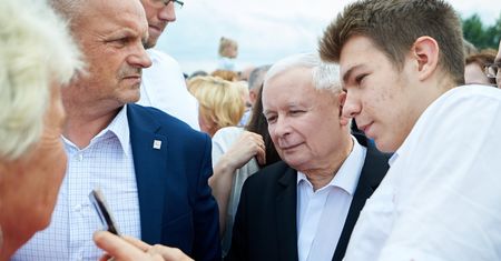Stalowa Wola. PiS na pikniku z mieszkańcami. Kaczyński i Morawiecki przemawiają
