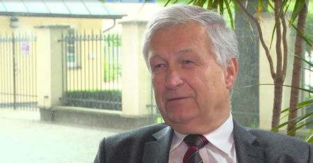Szymon Hołownia ujawnia współpracowników. Stoi za nim ceniony i niewygodny dla władzy ekonomista