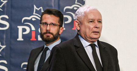PiS obiecał kolejne transfery socjalne. Nie wyklucza powrotu do pomysłu podatku handlowego
