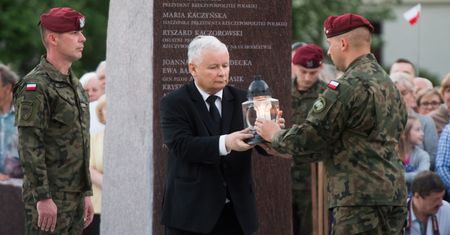 Kaczyński: pamięć smoleńska też została dotknięta nienawiścią