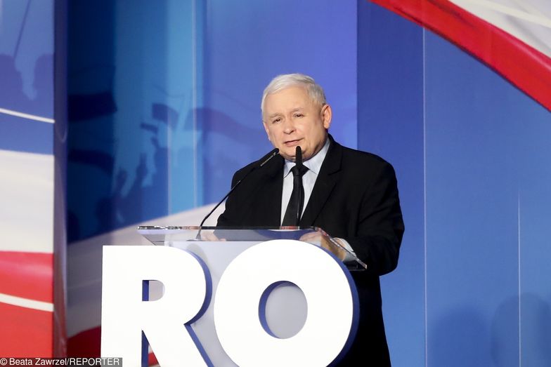 Jarosław Kaczyński zapowiedział gigantyczny wzrost płacy minimalnej. Eksperci mocno tonują nastroje w obozie władzy