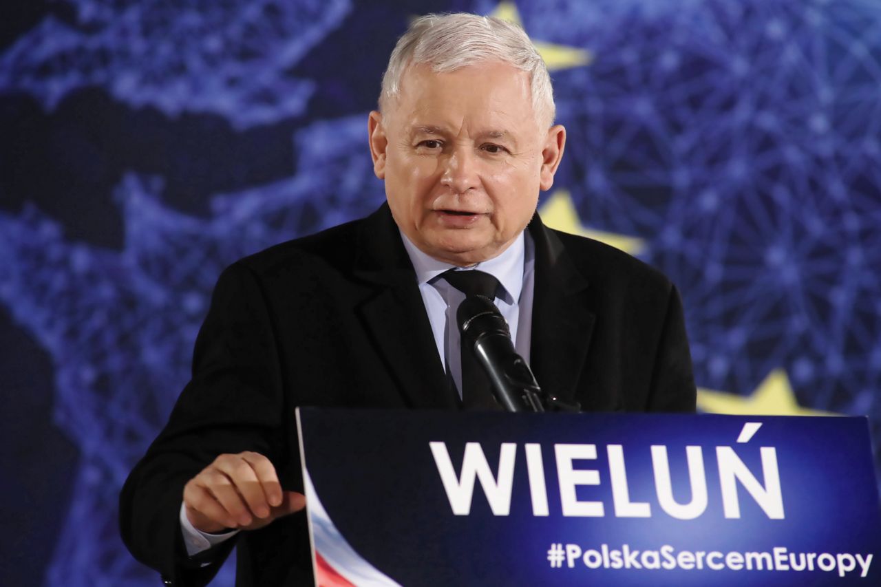Makowski: Bój o dusze Polaków. Partie na sobotnich konwencjach mobilizują wyborców do świętej wojny [OPINIA]