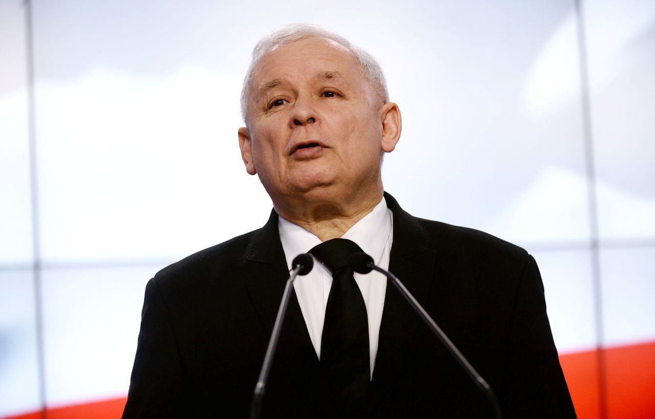 Prezes PiS Jarosław Kaczyński wygłasza oświadczenie. Relacja wideo