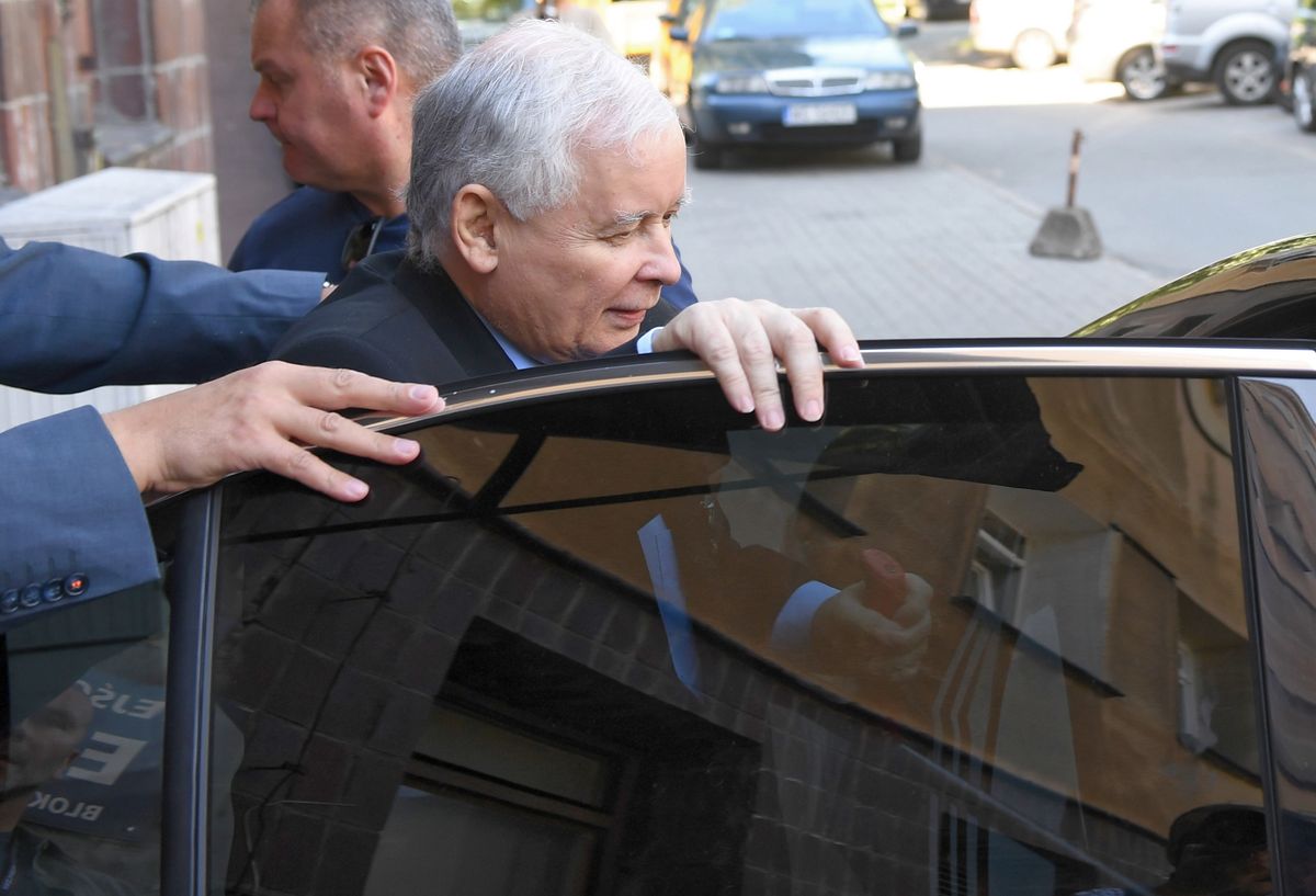 Kaczyński nie wraca jeszcze do polityki. Postanowił przedłużyć sobie urlop