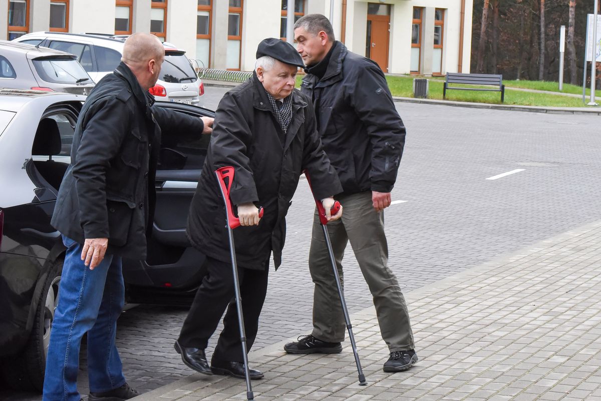 Jarosław Kaczyński ma kłopoty z chodzeniem. Sam mówi o swoim stanie zdrowia