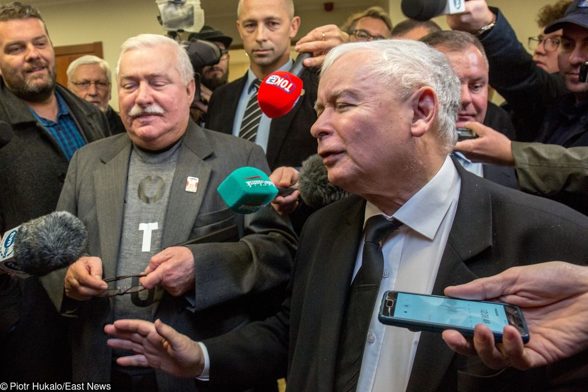 Jarosław Kaczyński zobaczył koszulkę Lecha Wałęsy. Reakcja bezcenna
