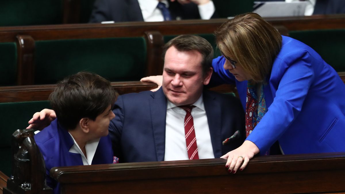 Dominik Tarczyński i jego mandat europosła może mieć olbrzymie znaczenie w kontekście tworzenia nowego rządu.