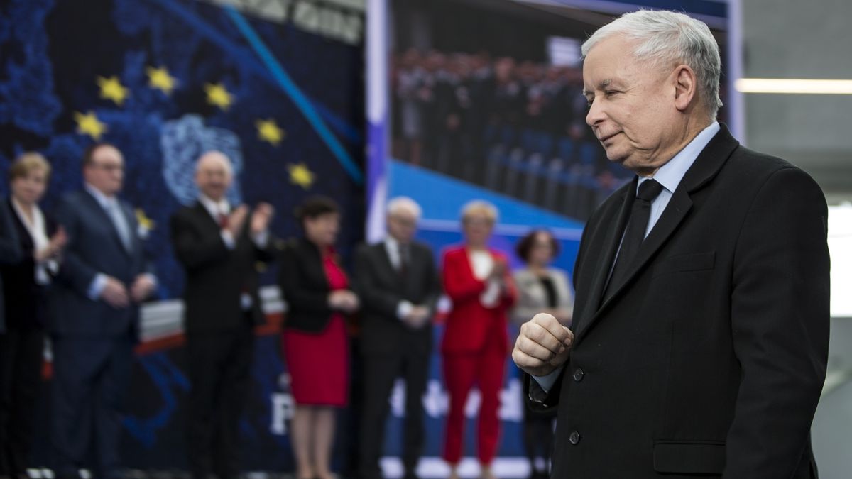 Członkowie partii rządzącej podczas sobotniej konwencji złożyli podpisy pod Deklaracją Europejską PiS.