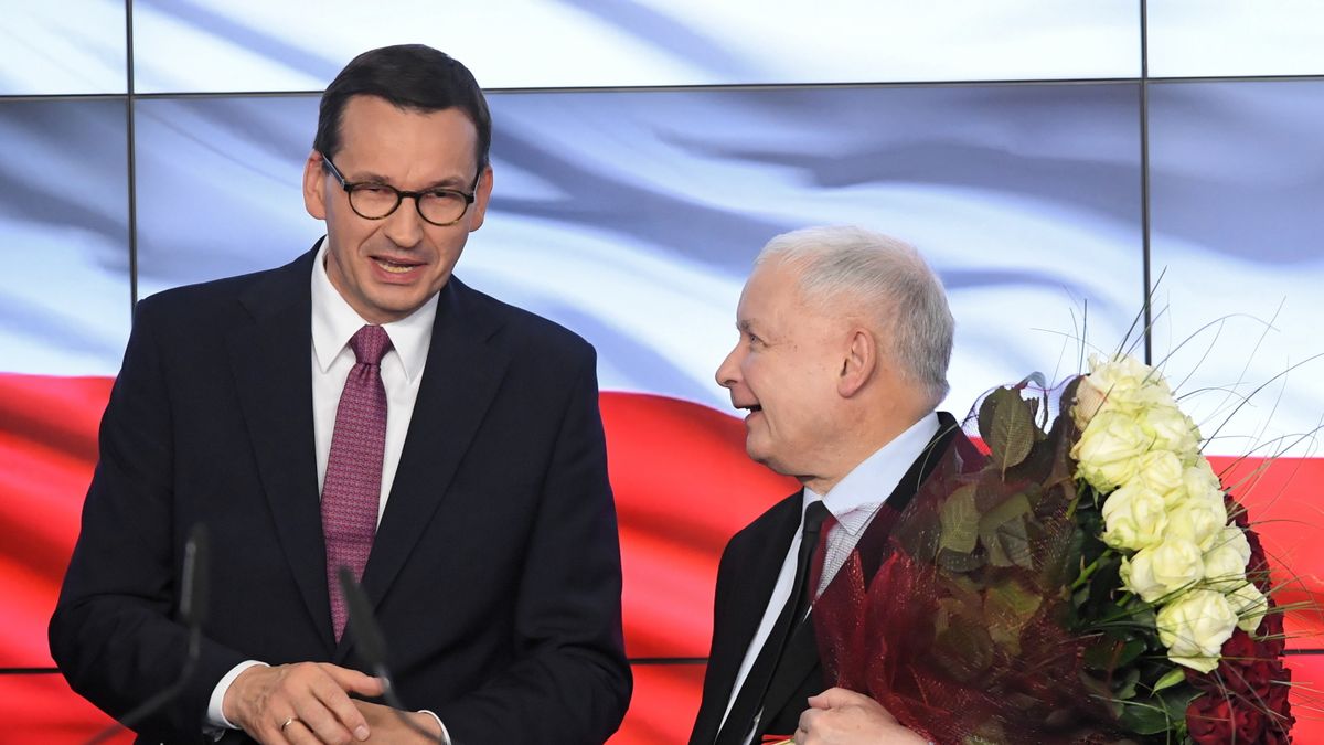 PiS zdecydowanie wygrał wybory parlamentarne.