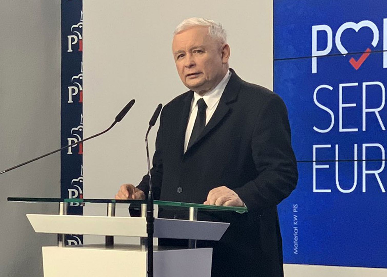 Prezes PiS Jarosław Kaczyński w oświadczeniu dziękował wyborców, ale przede wszystkim mobilizował ich przed kampanią i jesiennym głosowaniem