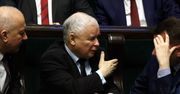 Jarosław Kaczyński wycina z PiS starych druhów. "Gra idzie na ostro"