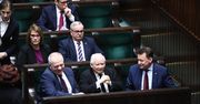 PiS powoli odbudowuje przewagę. Nowy sondaż