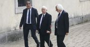Jarosław Kaczyński przeszedł operację. "Już nad wszystkim czuwa"