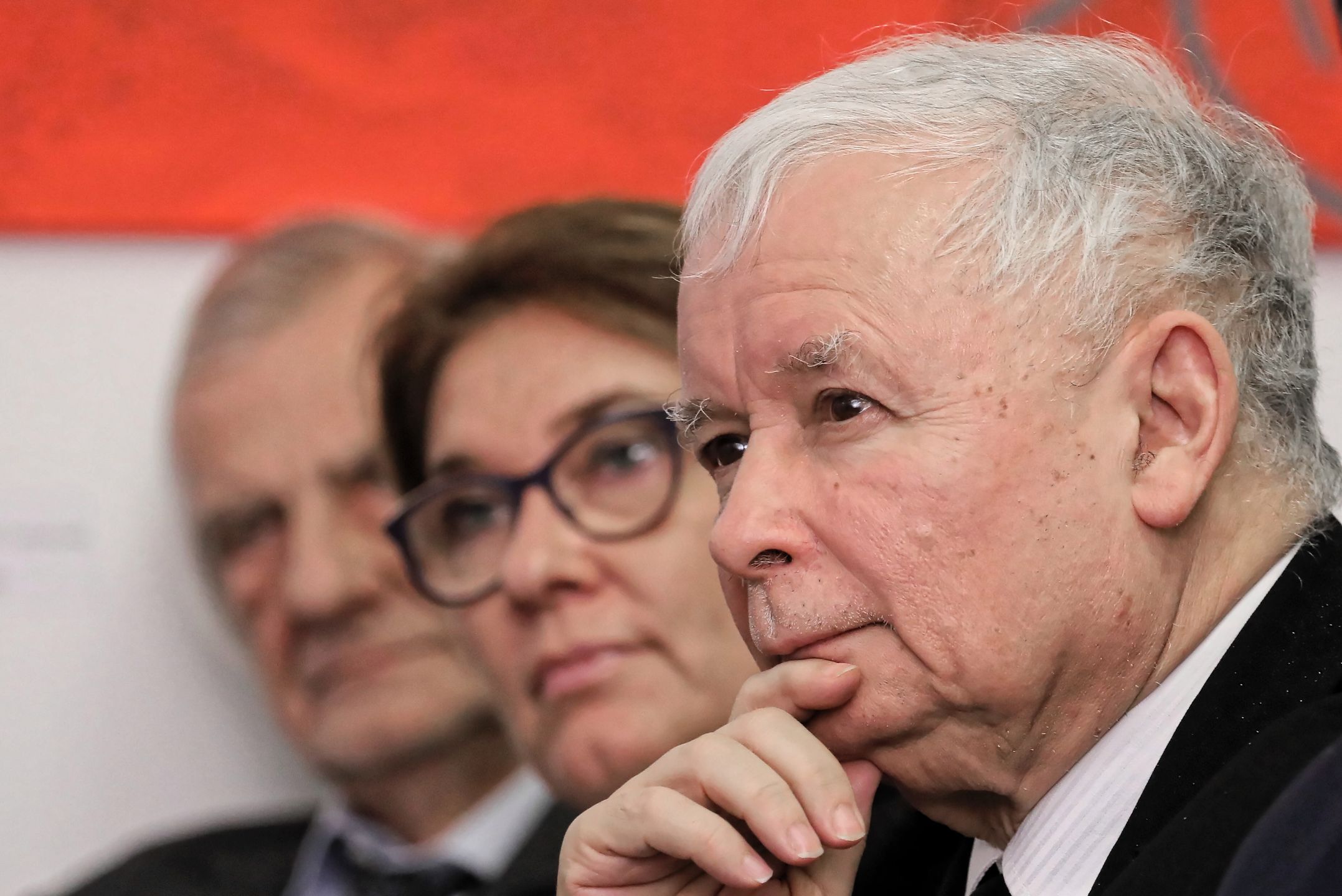 Prezes PiS, Jarosław Kaczyński (na pierwszym planie)