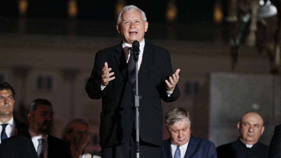 Jarosław Kaczyński przemawia na Krakowskim Przedmieściu
