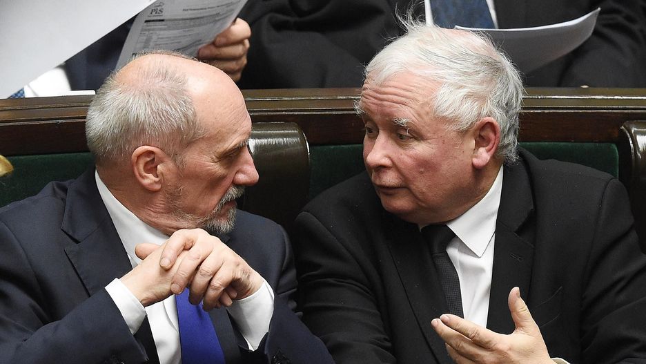 Antoni Macierewicz i Jarosław Kaczyński - ich relacje, te polityczne i osobiste, pełne są zakrętów