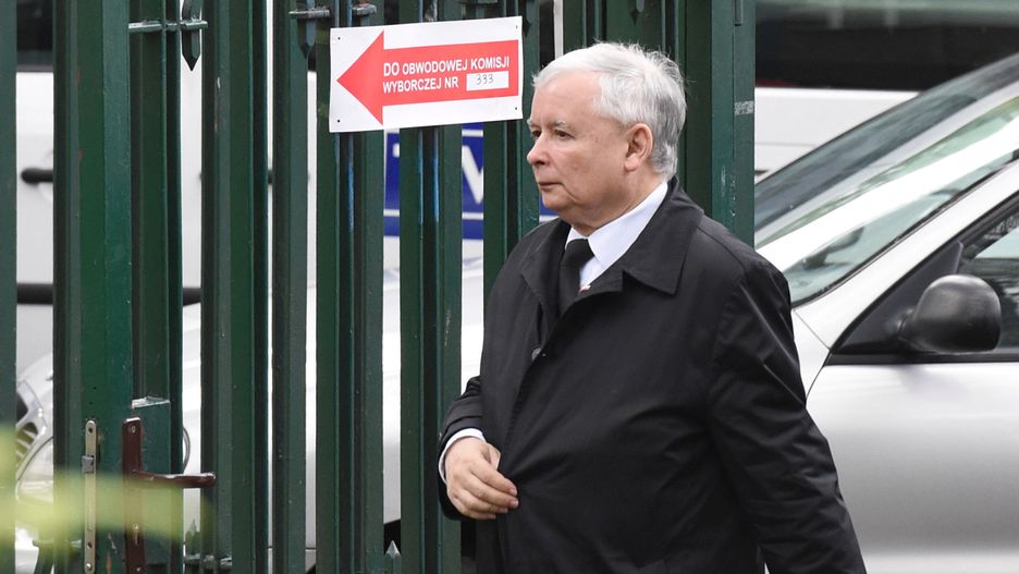 Jarosław Kaczyński ma problemy z kolanem