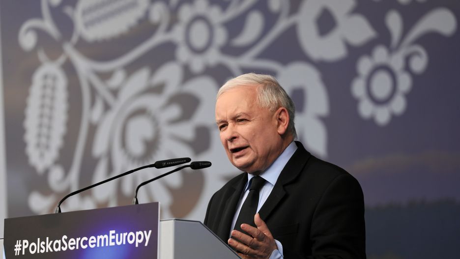 W ocenie niemieckiego polityka, Jarosław Kaczyński próbuje zmieniać historię