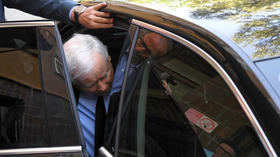 Jarosław Kaczyński kontynuuje rekonwalescencję w domu